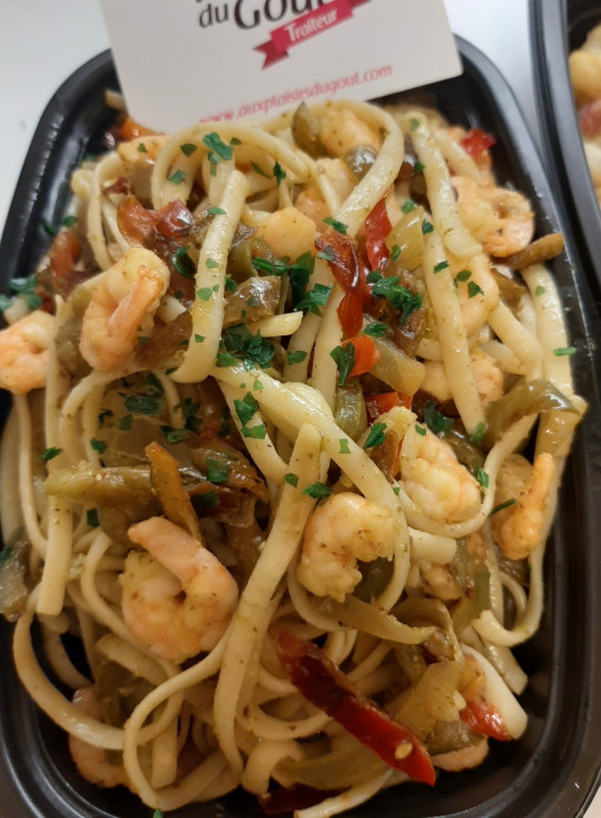 LINGUINES AUX POIVRONS ET CREVETTES