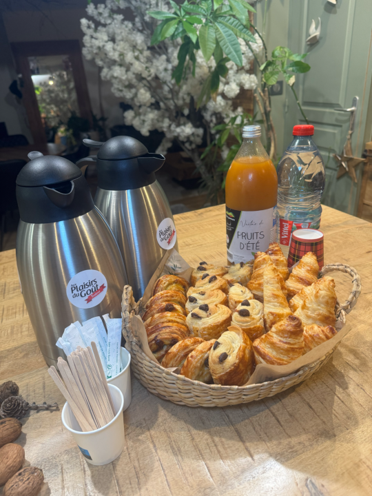 petit déjeuner 6/8 pers